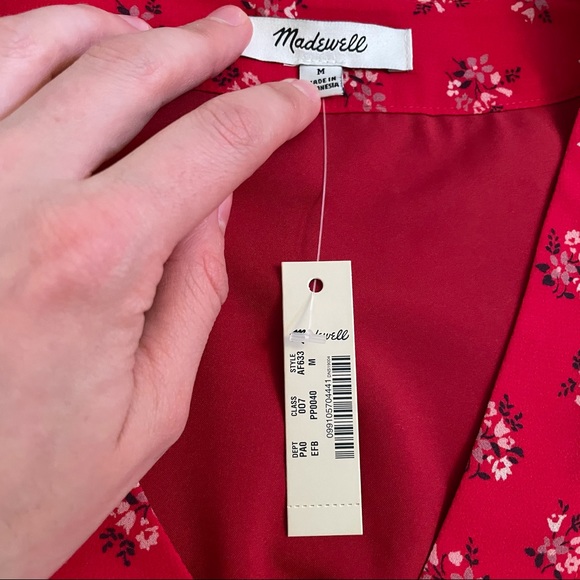 Madewell V-Neck Peplum Top in Little Lilies - Picture 8 of 11